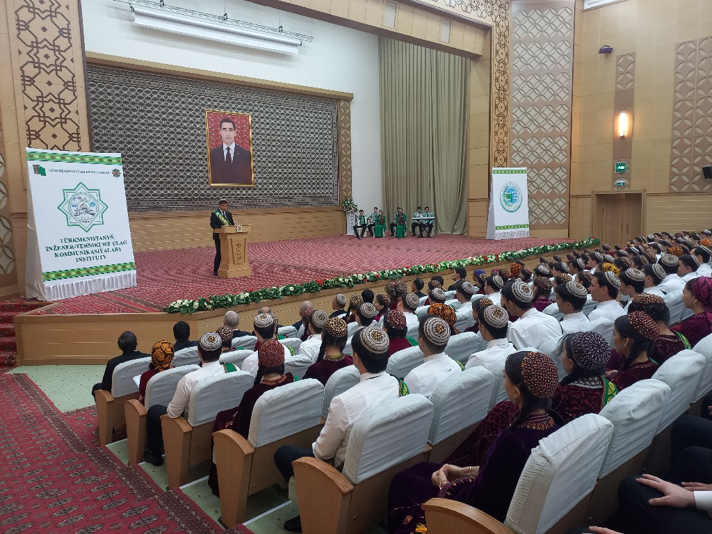 “HOŞ GAL, HÜNÄR BEREN BILIM OJAGYM!” ady bilen “UÇURYM – 2025” soňky jaň dabarasy