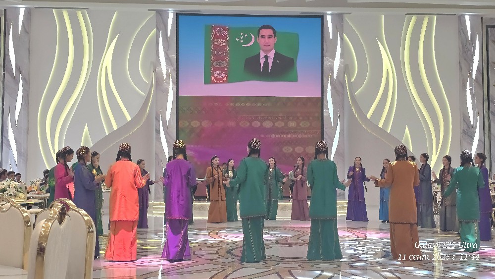  “Garaşsyz bitarap Türkmenistanym- dünýä dolýar parahatlyk mukamyň” atly aýdym-sazly baýramçylyk dabarasy